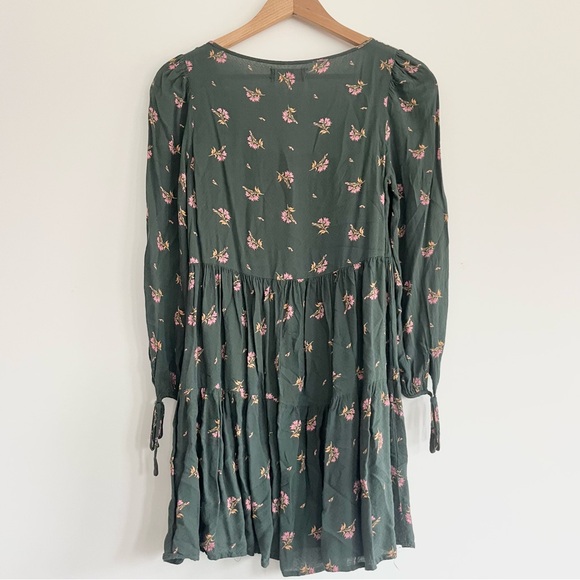 Urban Outfitters Babydoll Floral Scoop Neck Green Dress Extra Small Boho - Picture 7 of 8